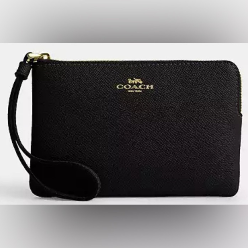 COACH Corner Zip Wristlet Black Saffiano Leather  Comparable Value $88